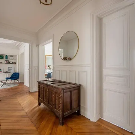 Stunning Parisian Getaway Parigi