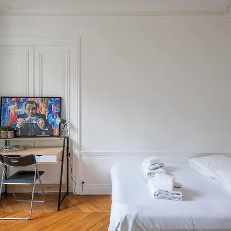 Apartment Stunning Parisian Getaway *