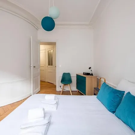 Stunning Parisian Getaway Appartamento Parigi